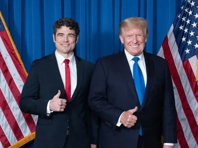 Quem é assessor antiterrorismo dos EUA que desafiou Trump e pediu demissão