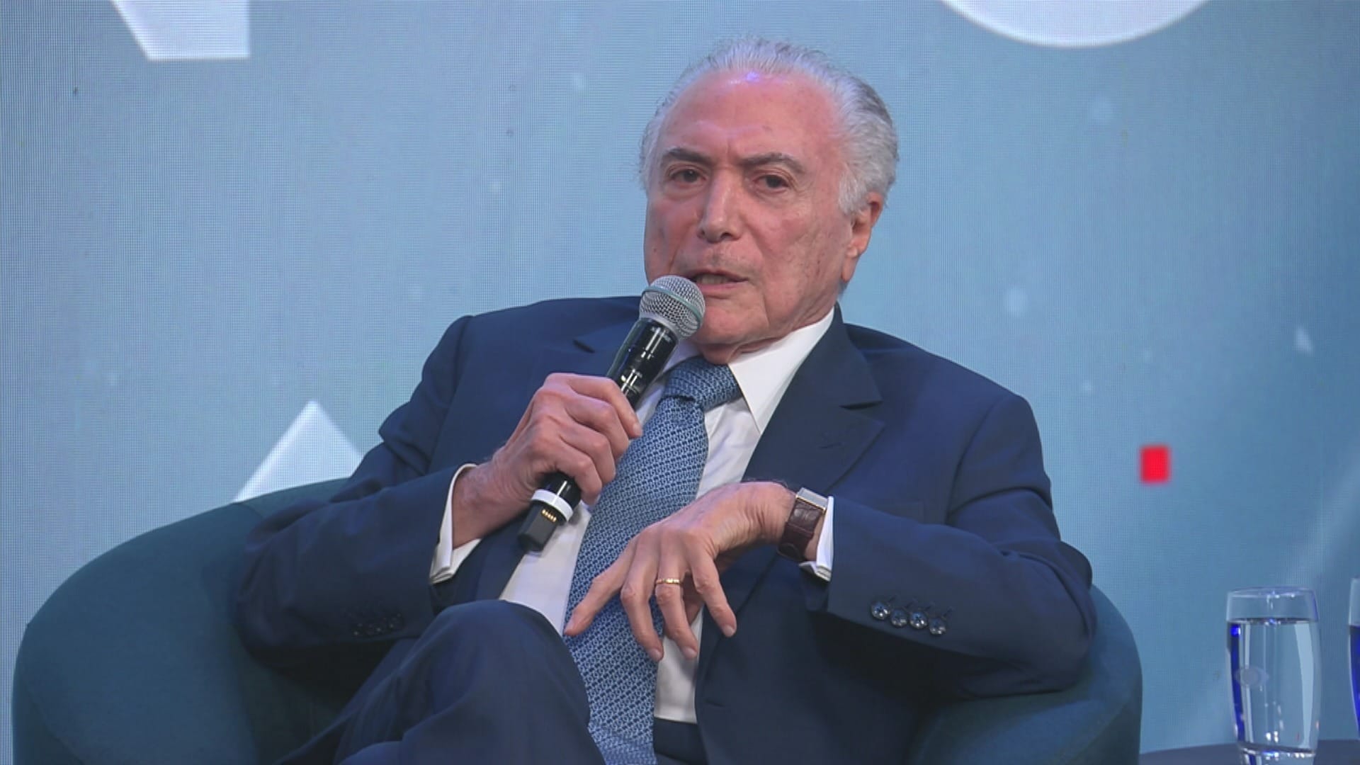 Michel Temer defende redução de juros e projetos sólidos no Brasil