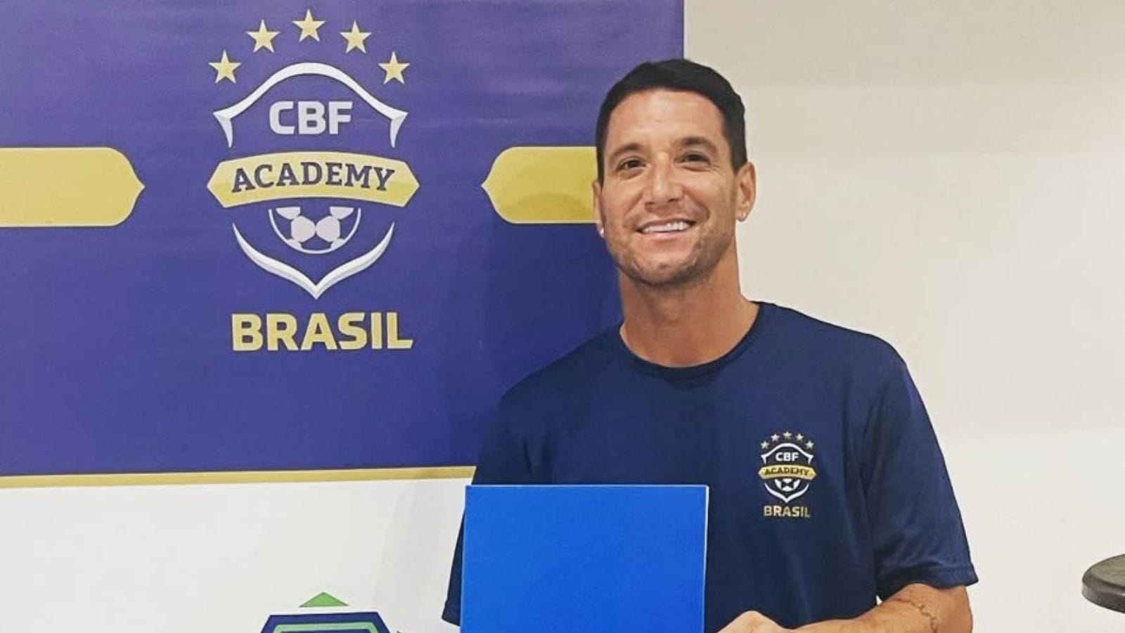 De ídolo a técnico: relembre as maiores polêmicas de Thiago Neves