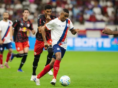 Embalado, Bahia vence Bragantino e se aproxima da liderança do Brasileirão