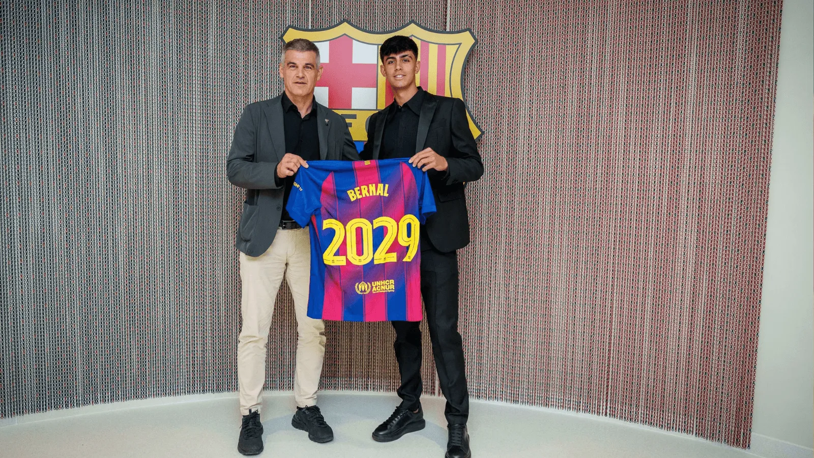 Bernal renovou contrato com Barcelona até 2029. Foto: Divulgação/Barcelona FC