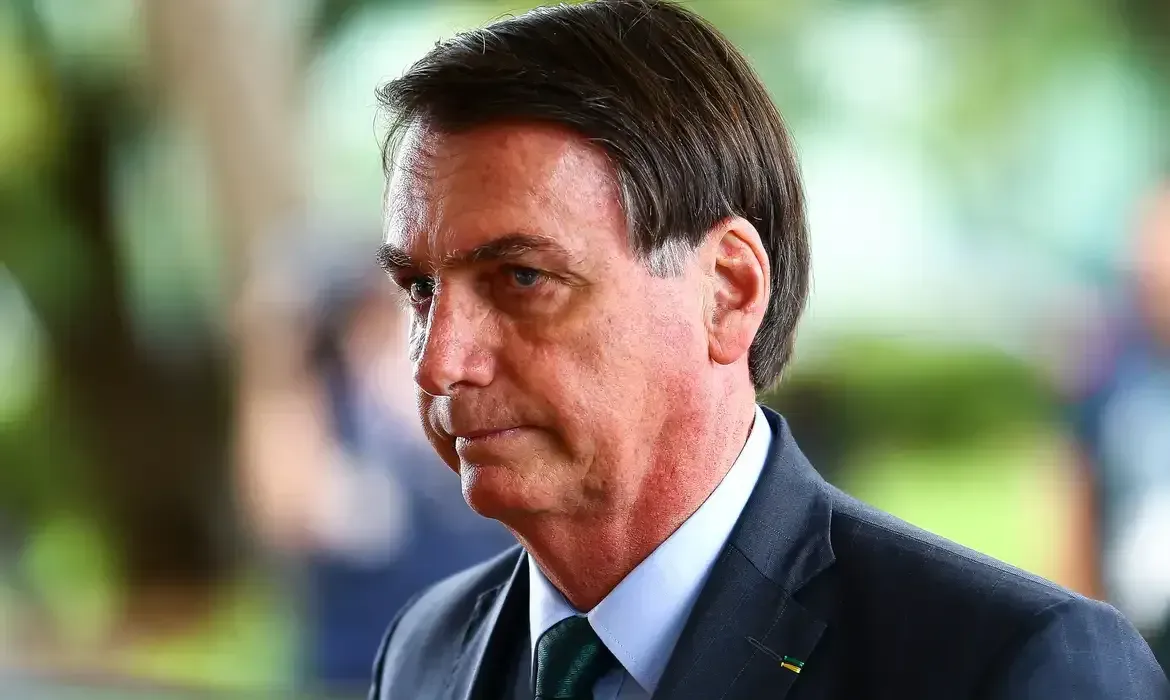 Saúde de Bolsonaro pressiona STF e acende alerta no governo