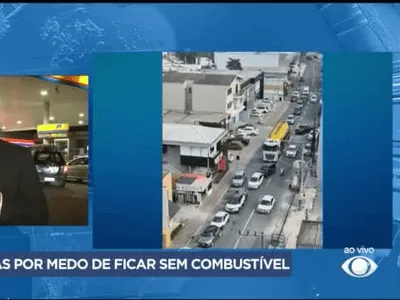 Motoristas em SC fazem fila em postos com medo de ficarem sem combustíveis