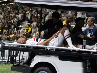 Lucas Moura sofre fraturas em duas costelas na derrota do São Paulo