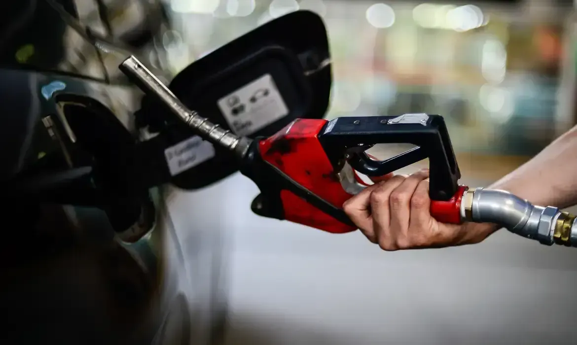 Alta do diesel em SP eleva custo do frete e ameaça preço dos alimentos