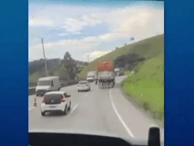 Congestionamento na Fernão Dias dura mais de 40h