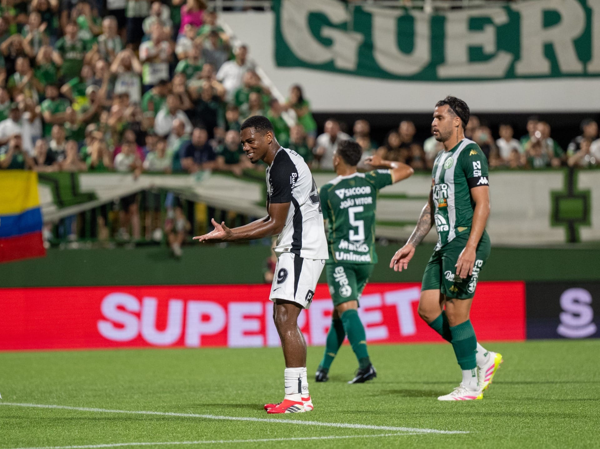 Corinthians empata com a Chapecoense e chega ao sexto jogo sem vencer