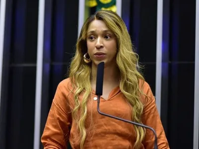 Deputado do PL a Hilton na Comissão da Mulher: "Qual tamanho do seu útero?"
