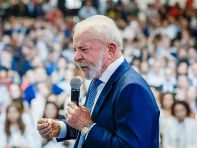 Mônica Bergamo: Lula faz reunião para avaliar resposta aos EUA