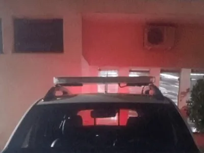Mulher tem dentes arrancados ao ser agredida pelo namorado dentro de casa