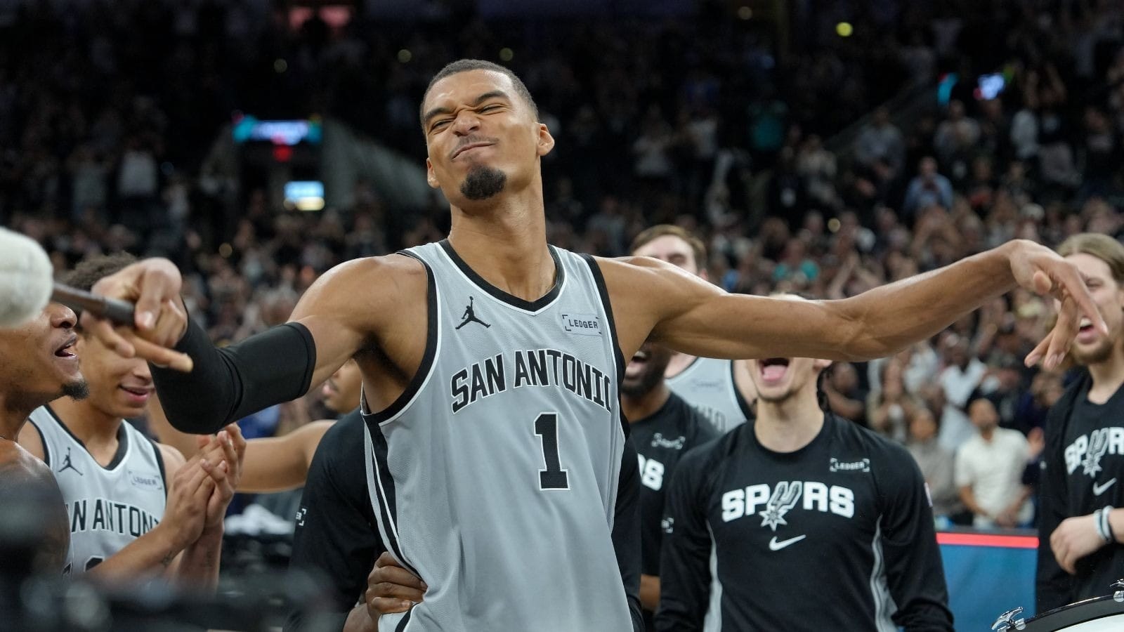 Wembanyama decide e Spurs voltam aos playoffs da NBA após 7 anos