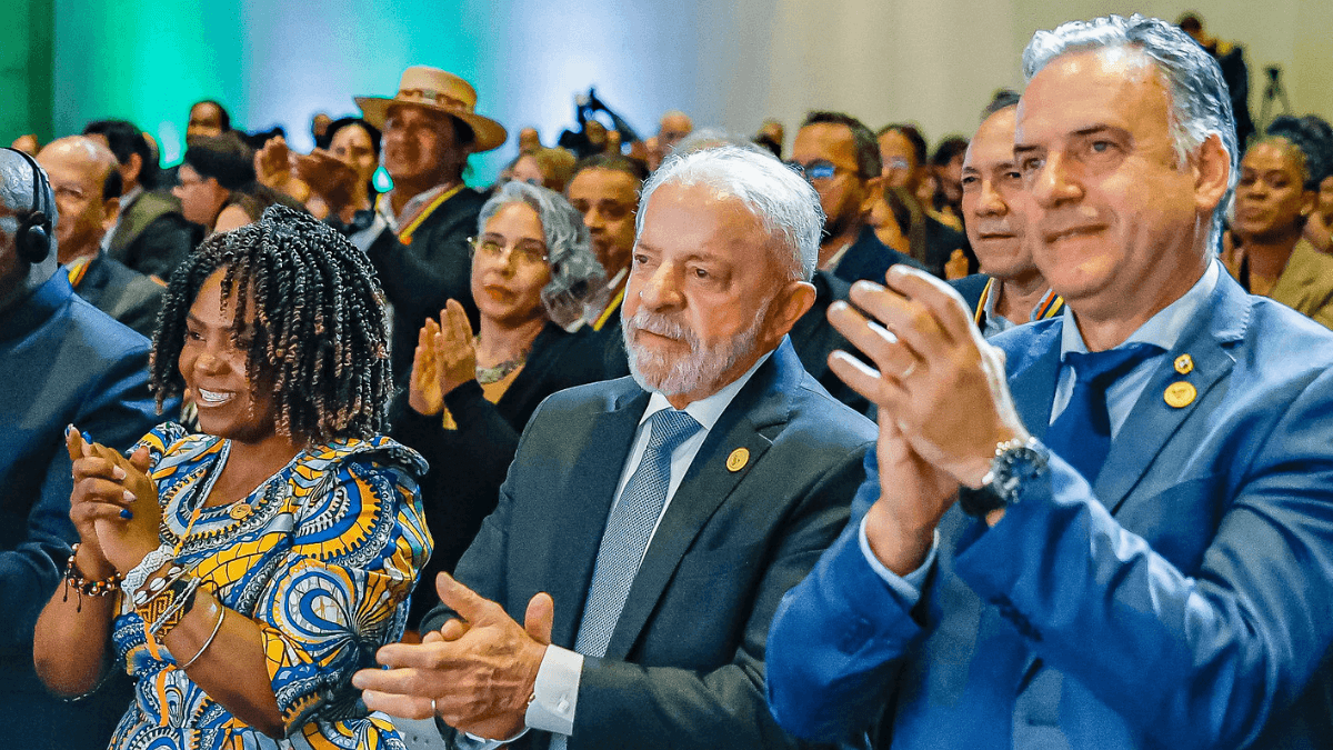 Lula faz duro discurso na Colômbia e diz estar indignado com a ONU