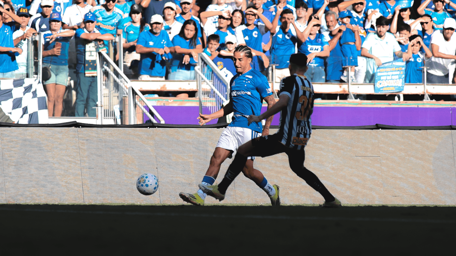 Torcida do Cruzeiro xinga jogadores antes da estreia de Artur Jorge