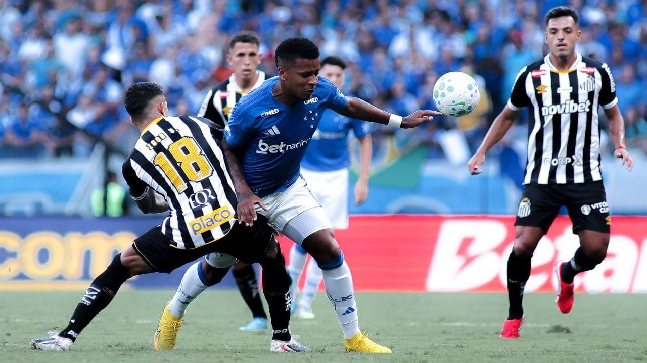 Na estreia de Cuca, Cruzeiro e Santos fazem jogo morno e empatam sem gols