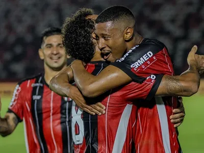 Série B: Zebras e lambança de zagueiro marcam a rodada; veja os destaques