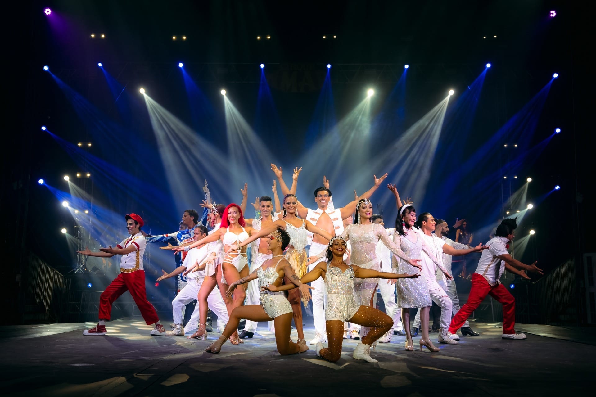Com uma proposta moderna, o Cirque Amar convida o público a viver uma experiência, onde tecnologia, arte e emoção se encontram em um espetáculo imersivo e cheio de adrenalina. / Foto: Nickolas Stevanovich