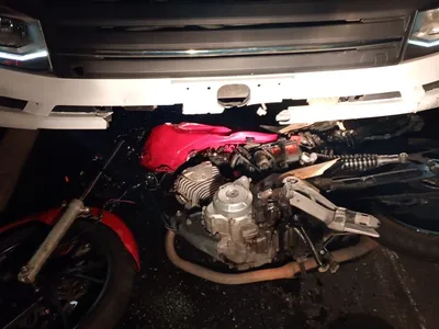 Homem morre atropelado por moto e caminhão na Dutra em Lorena