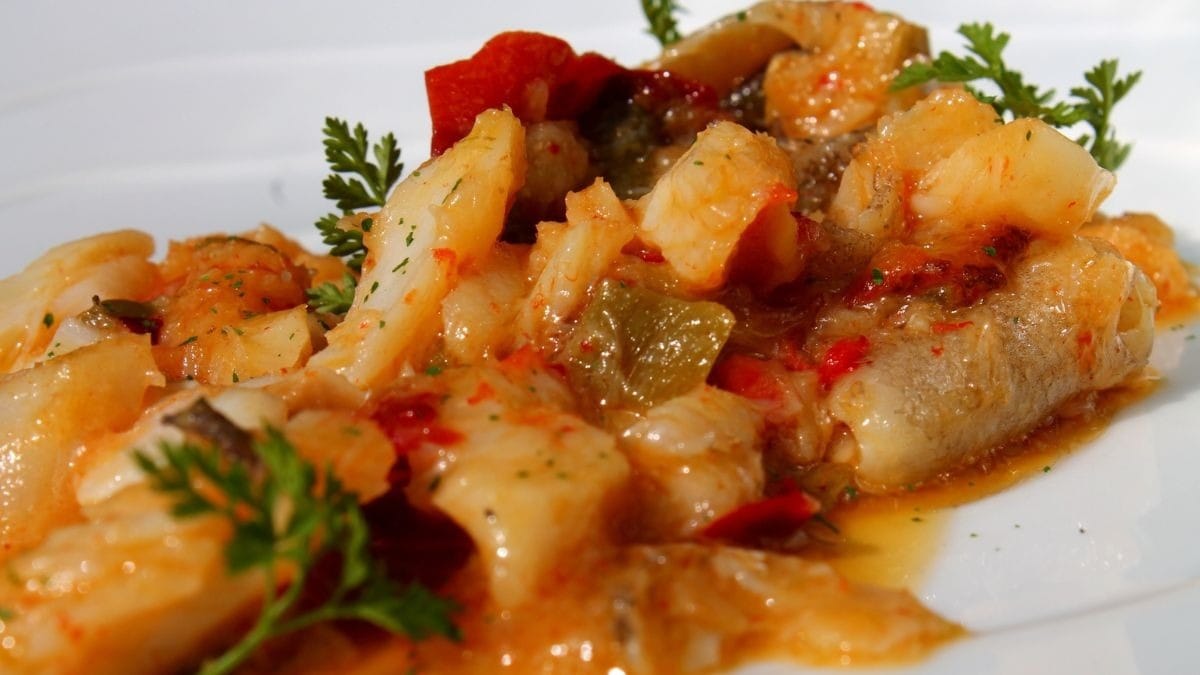 Bacalhau ao molho de tomates frescos e ervas do chef Erick Jacquin | Band Receitas