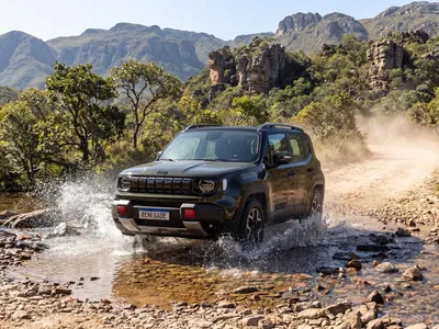 Jeep Renegade 2027 muda visual, estreia híbrido leve e parte de R$ 129 mil