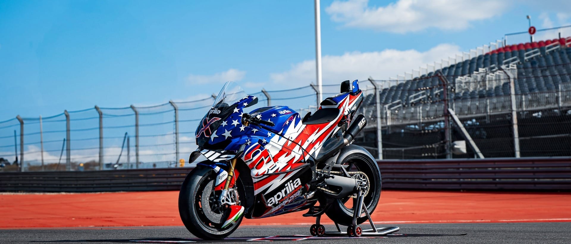 Aprilia lança X 250TH com tecnologia de MotoGP e freios de carbono