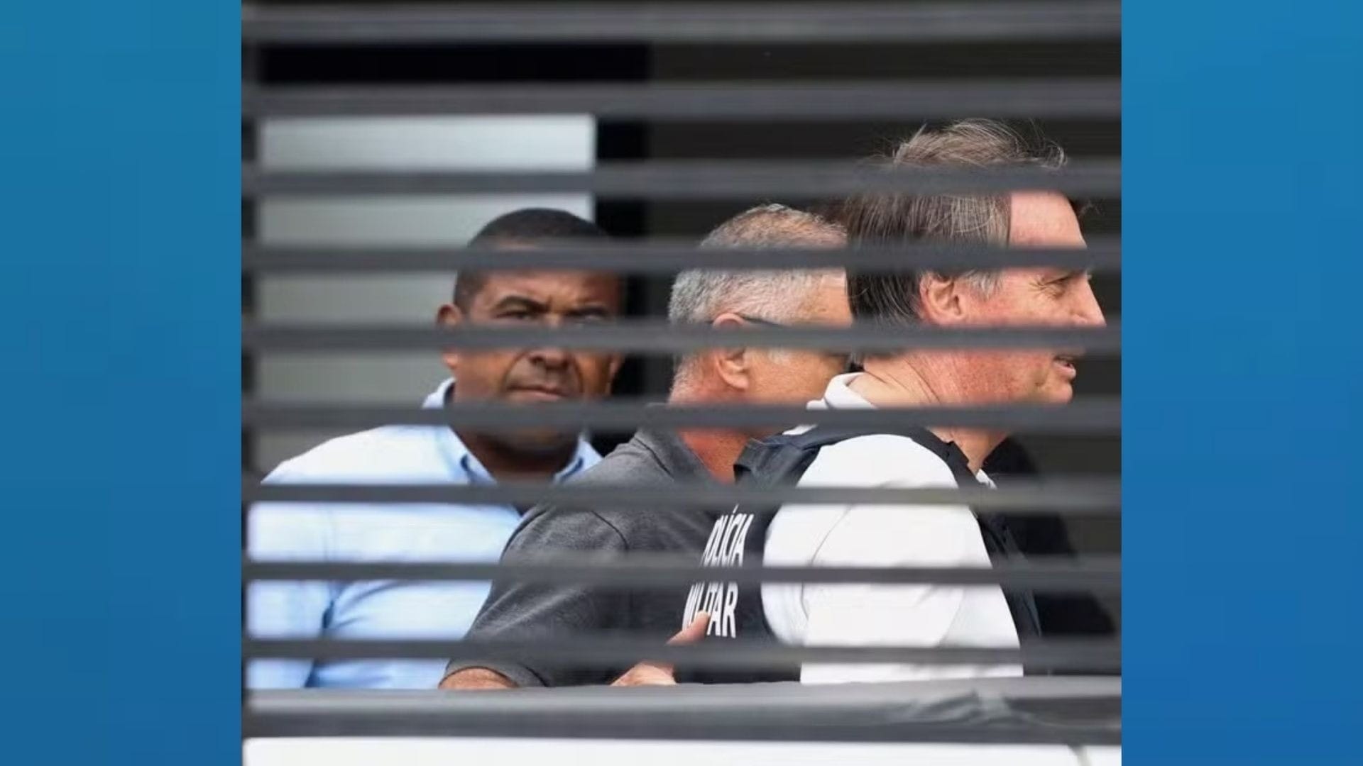 Moraes ordena que Exército entregue armas de Bolsonaro à PF; veja a lista