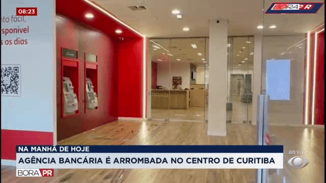 Agência do Santander é arrombada no Centro de Curitiba