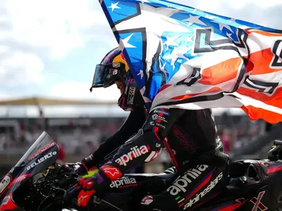 Bezzecchi vence pela 5ª vez seguida e lidera dobradinha da Aprilia no Texas