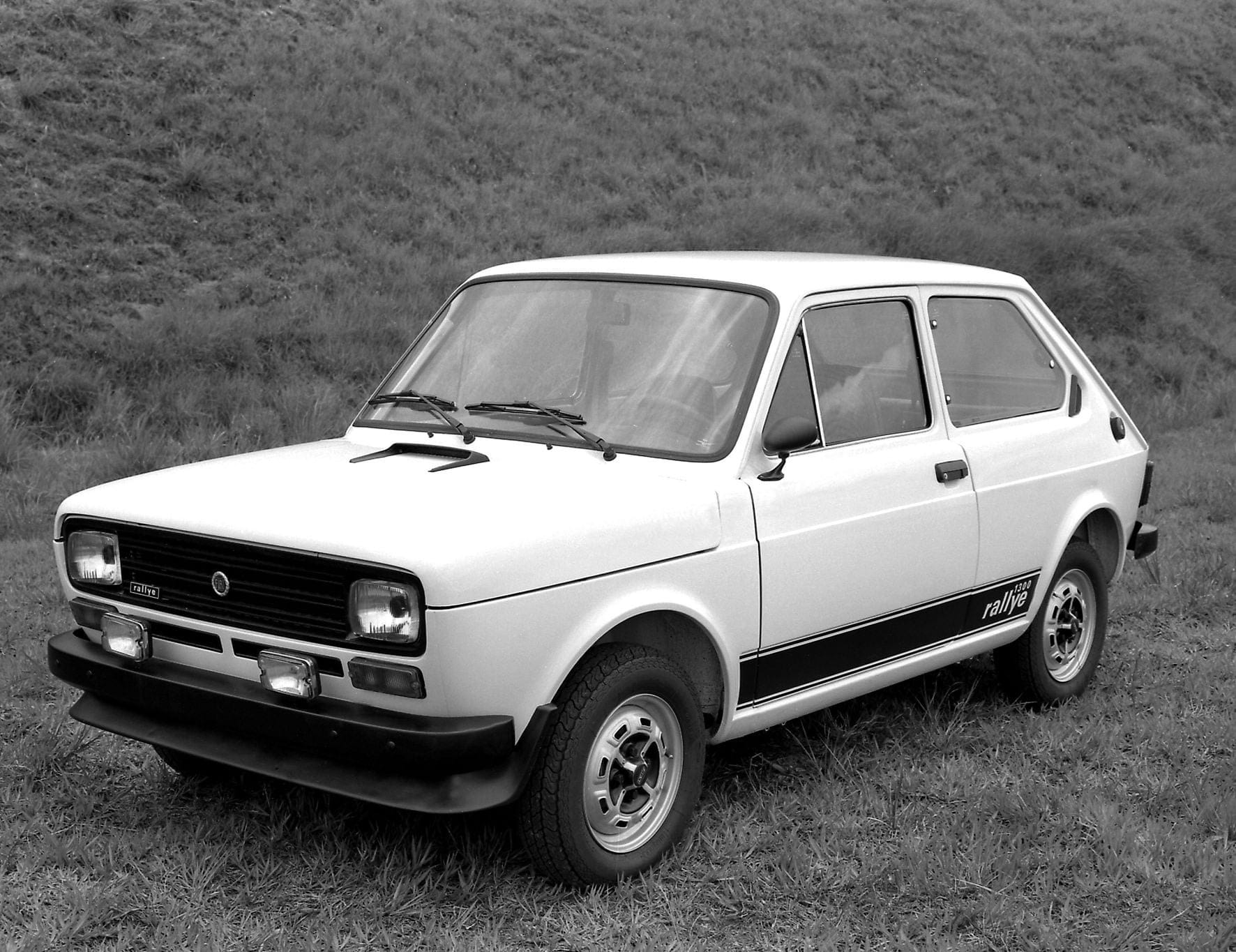 Fiat 147 Rallye é o primeiro esportivo da Fiat no Brasil abriu caminho nos anos 1970