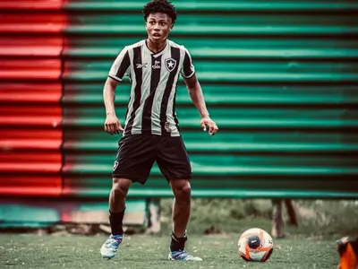 Jogador do Botafogo sofre injúria racial em jogo nos Estados Unidos