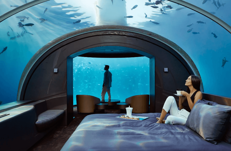 Hotéis submersos viram desejo e redefinem a experiência de luxo