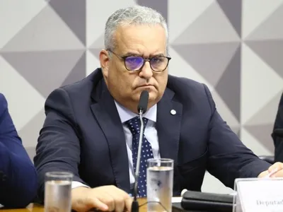 Relator da CPMI do INSS pede afastamento de 4 que o acusaram de estupro