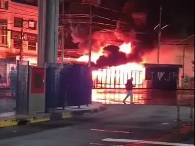 Pane elétrica causa incêndio em ônibus no Terminal de Santo André (SP)