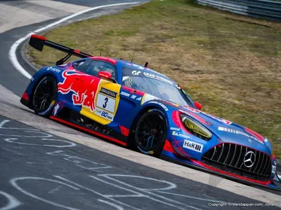 Verstappen é visto durante testes em Nürburgring após GP do Japão
