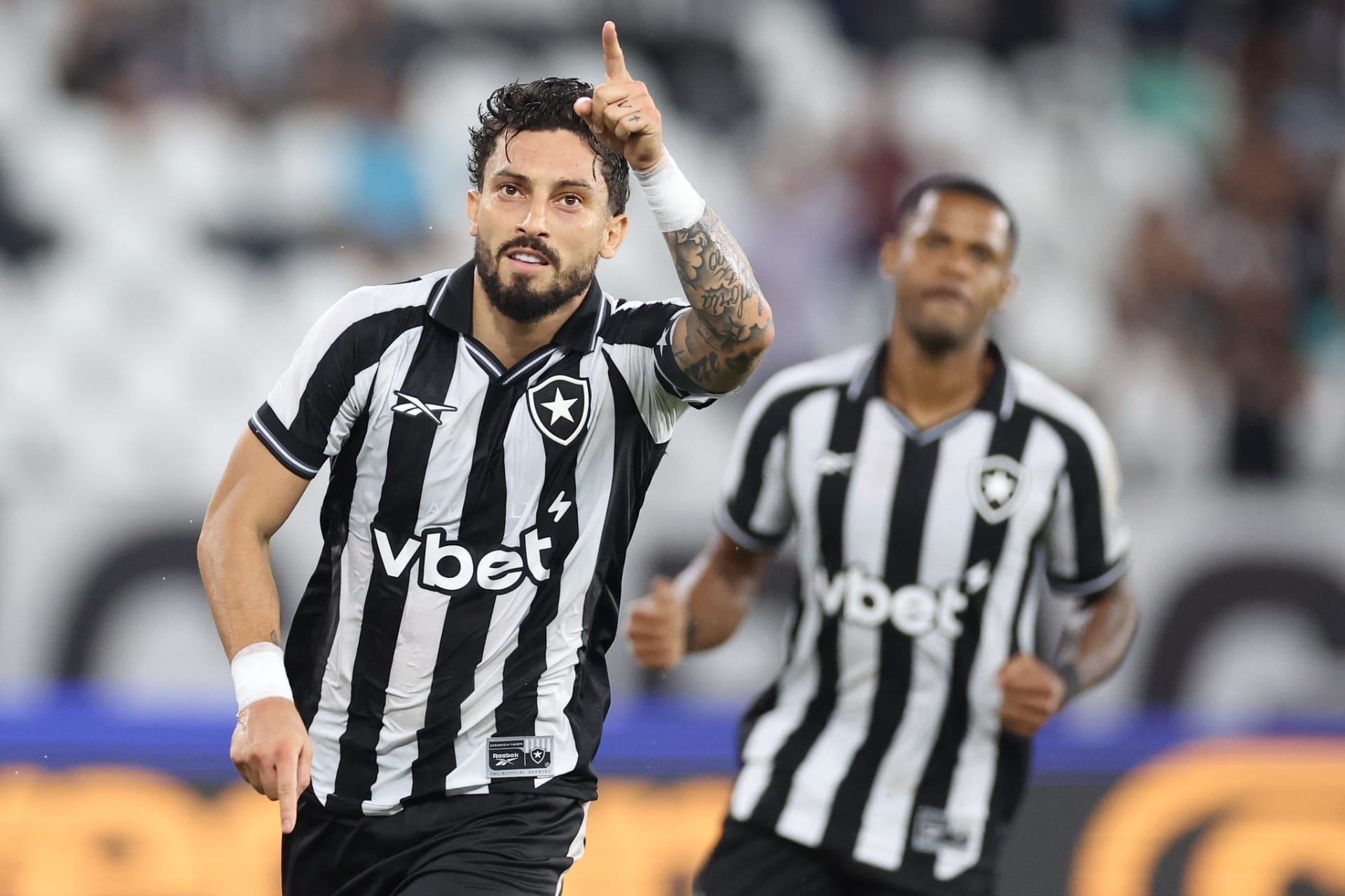 Botafogo vence o Mirassol e deixa a zona de rebaixamento do Brasileirão