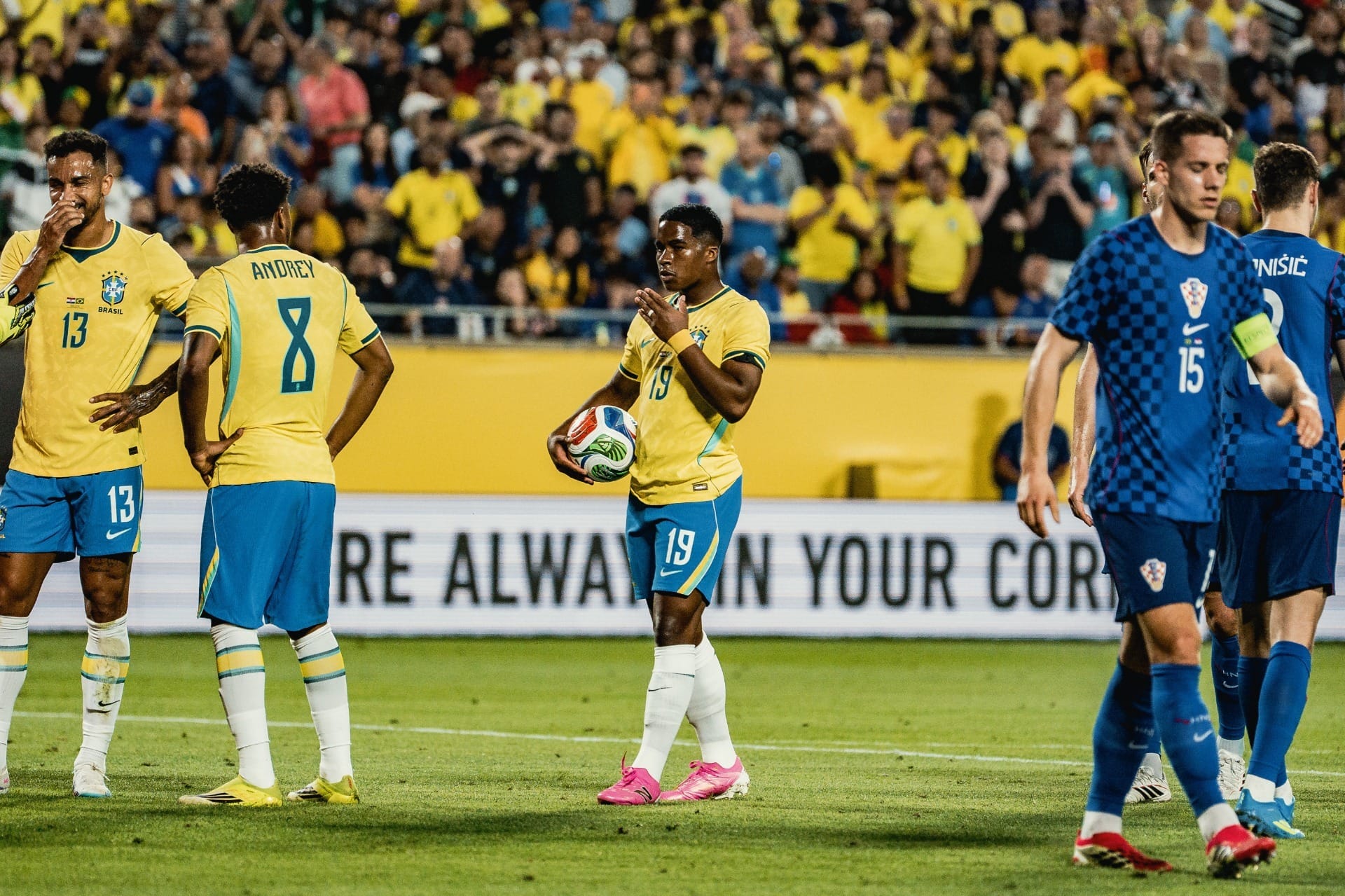 Do grupo? Casemiro diz que tentou proteger Endrick e jovens em entrevista