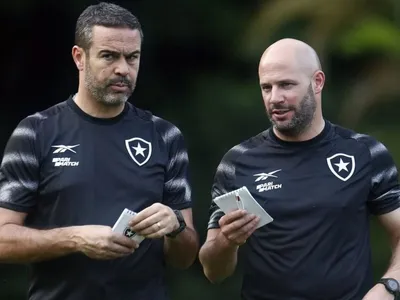 Botafogo deve anunciar auxiliar de Artur Jorge como técnico; veja detalhes