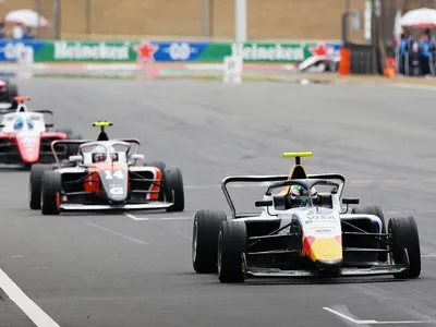 F1 Academy atualiza calendário e terá duas etapas triplas em 2026