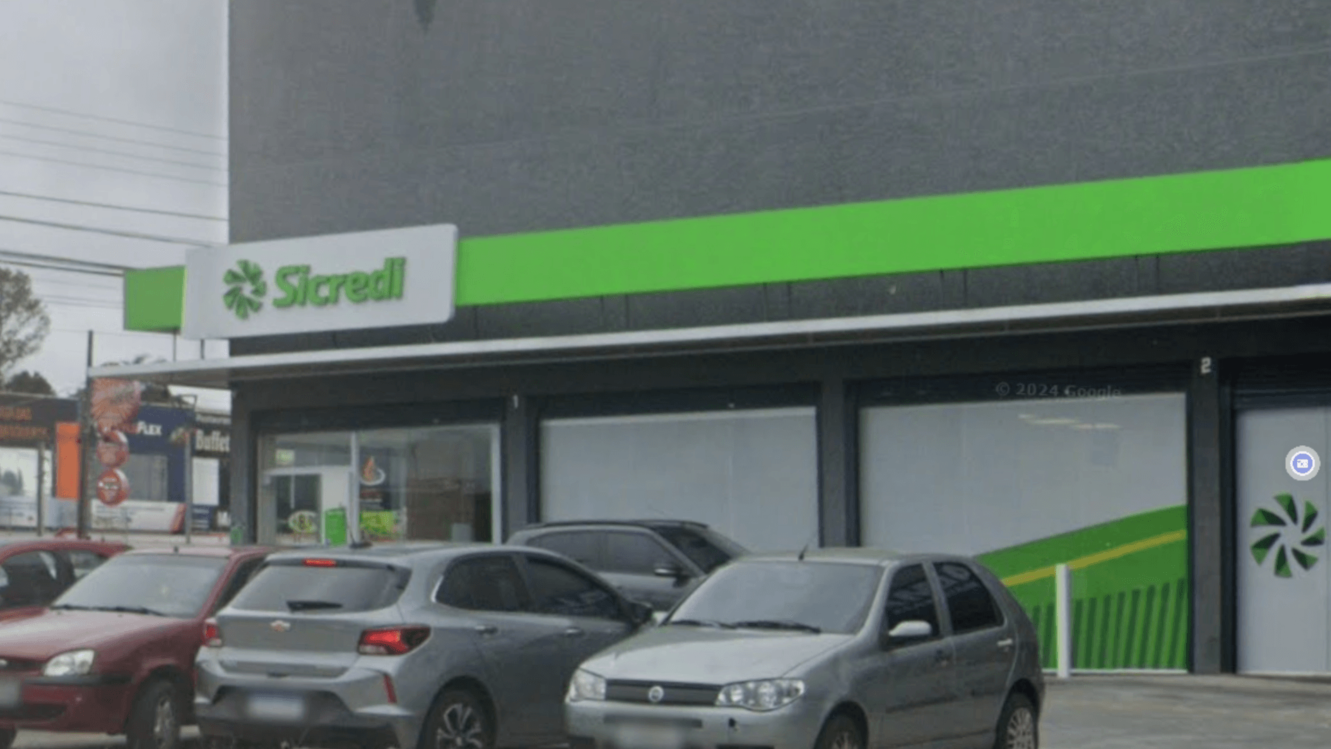 Agência do Sicredi é invadida no Hauer, em Curitiba