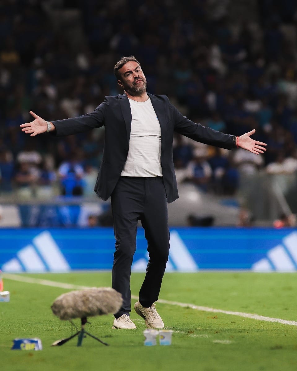 Artur Jorge analisa vitória em estreia pelo Cruzeiro: "Convencemos"