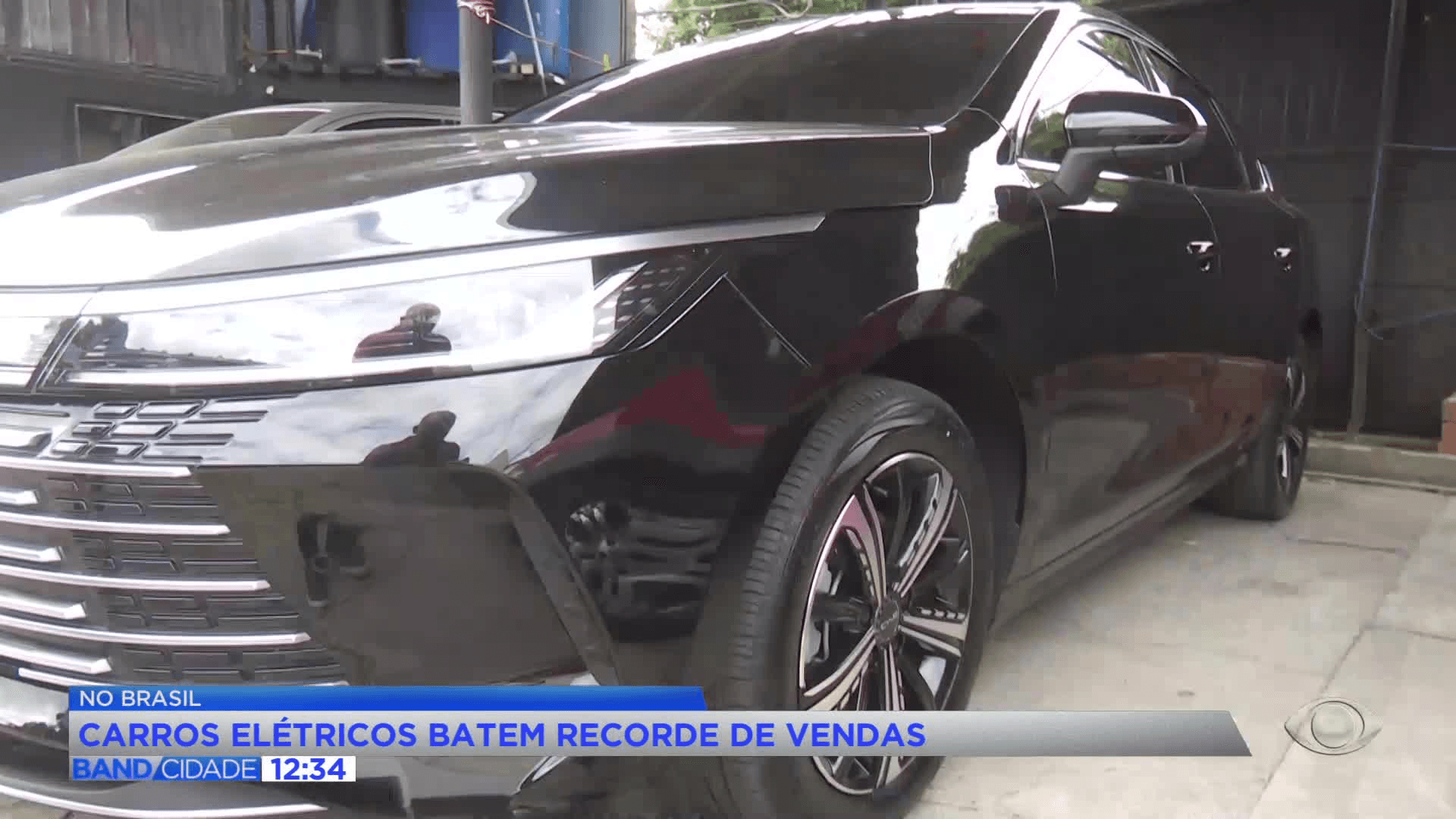 Carro elétrico lidera vendas no varejo brasileiro pela 1ª vez