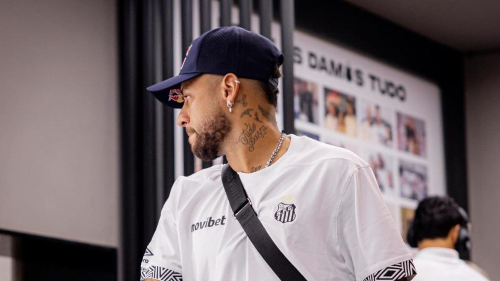 Neymar desfalca Santos em treino para jogo na Sul-Americana