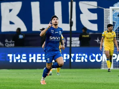 Al Hilal reage no fim, mas fica no empate com Al Taawoun; veja gols