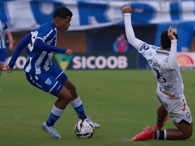 Depois de 4 jogos equilibrados, Série B tem novo líder; veja resultados