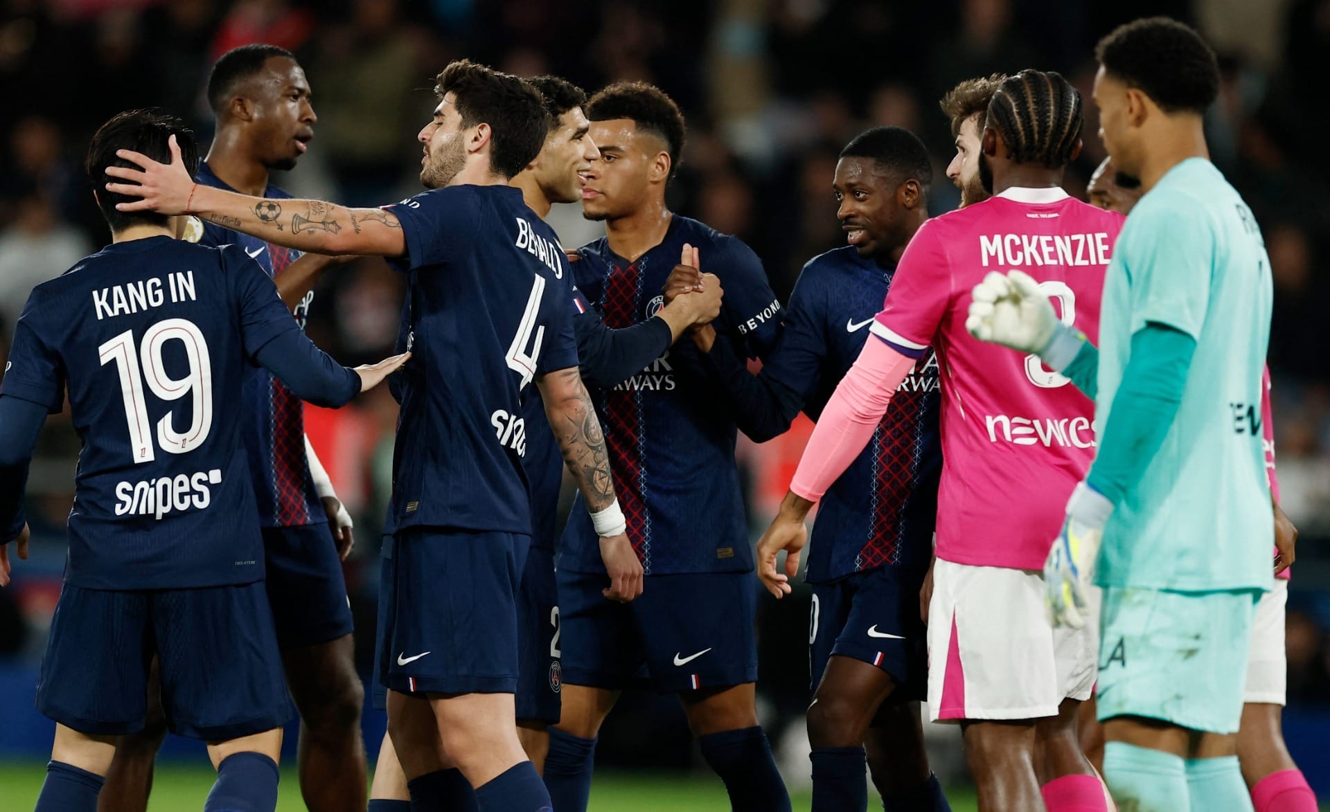 Técnico do PSG rasga elogios a brasileiro: 'Ataca bem, defende bem'