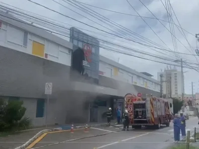 Incêndio atinge hospital em Fortaleza; pacientes são transferidos