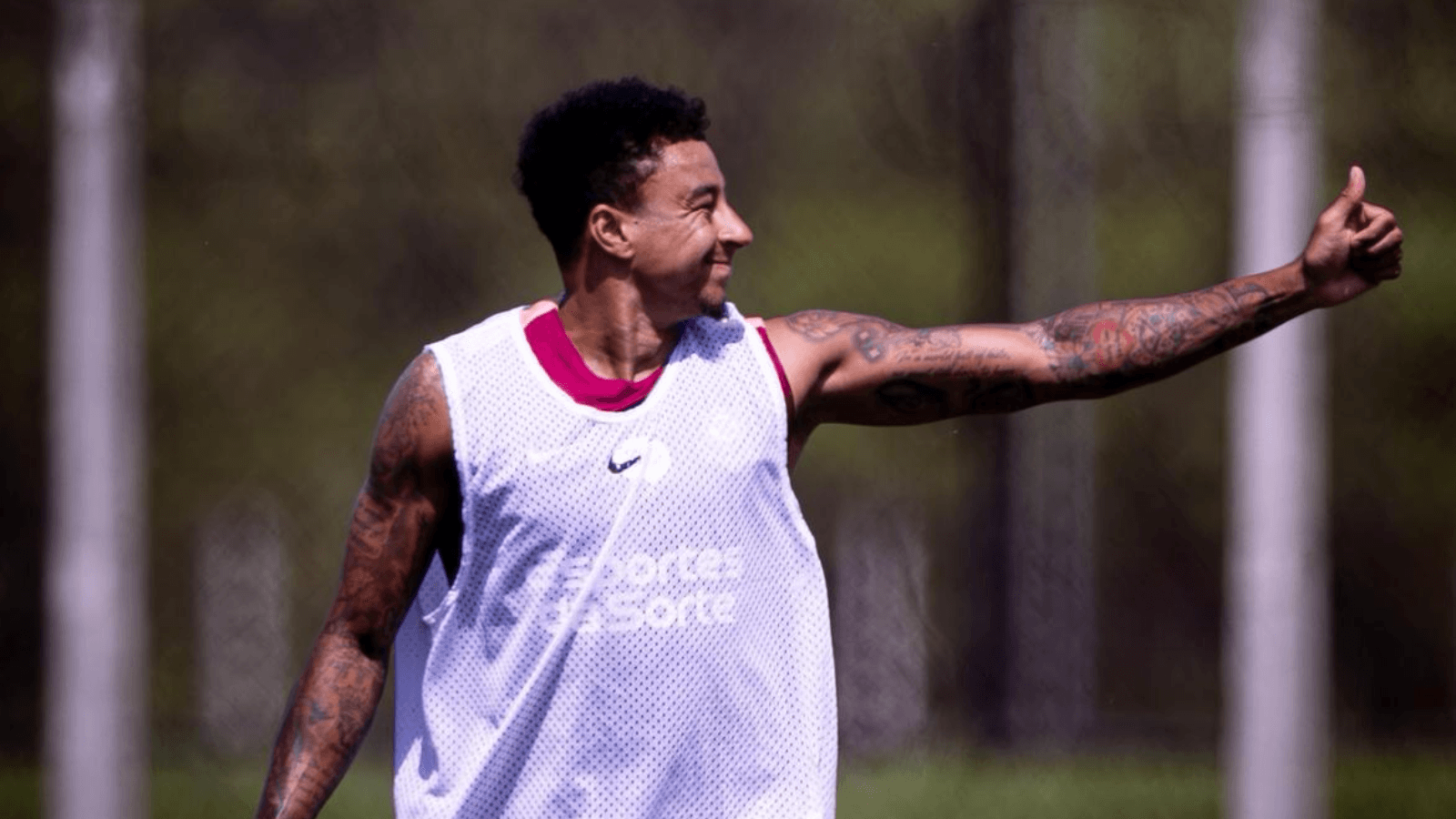 Corinthians encara Inter  e busca vitória em casa para aliviar crise