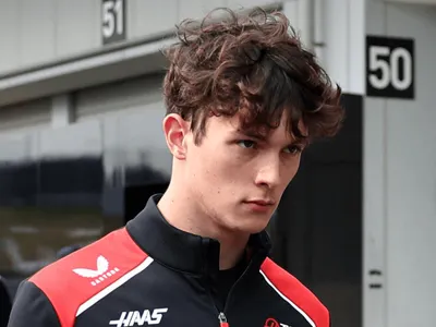 F1: Oliver Bearman revela sonho de correr pela Ferrari e exalta Hamilton