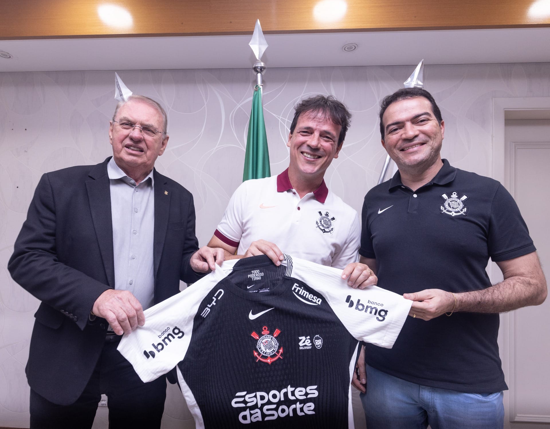 Craque Neto analisa Diniz no Corinthians: "Mais feliz do que na Seleção"