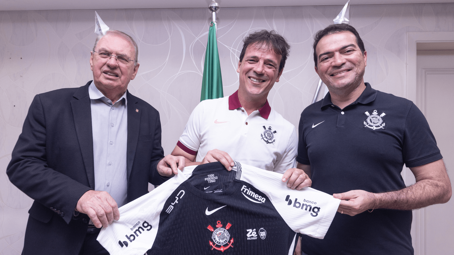 Corinthians anuncia Fernando Diniz após demissão de Dorival Jr.