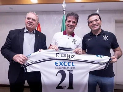 Diniz volta ao Corinthians após 29 anos da passagem como jogador; relembre
